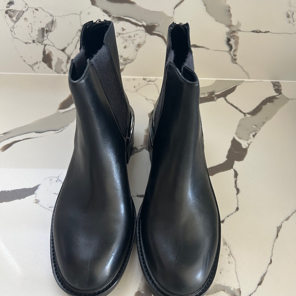 Vince Camuto Kelivena Leather Boots size 6.5-New!